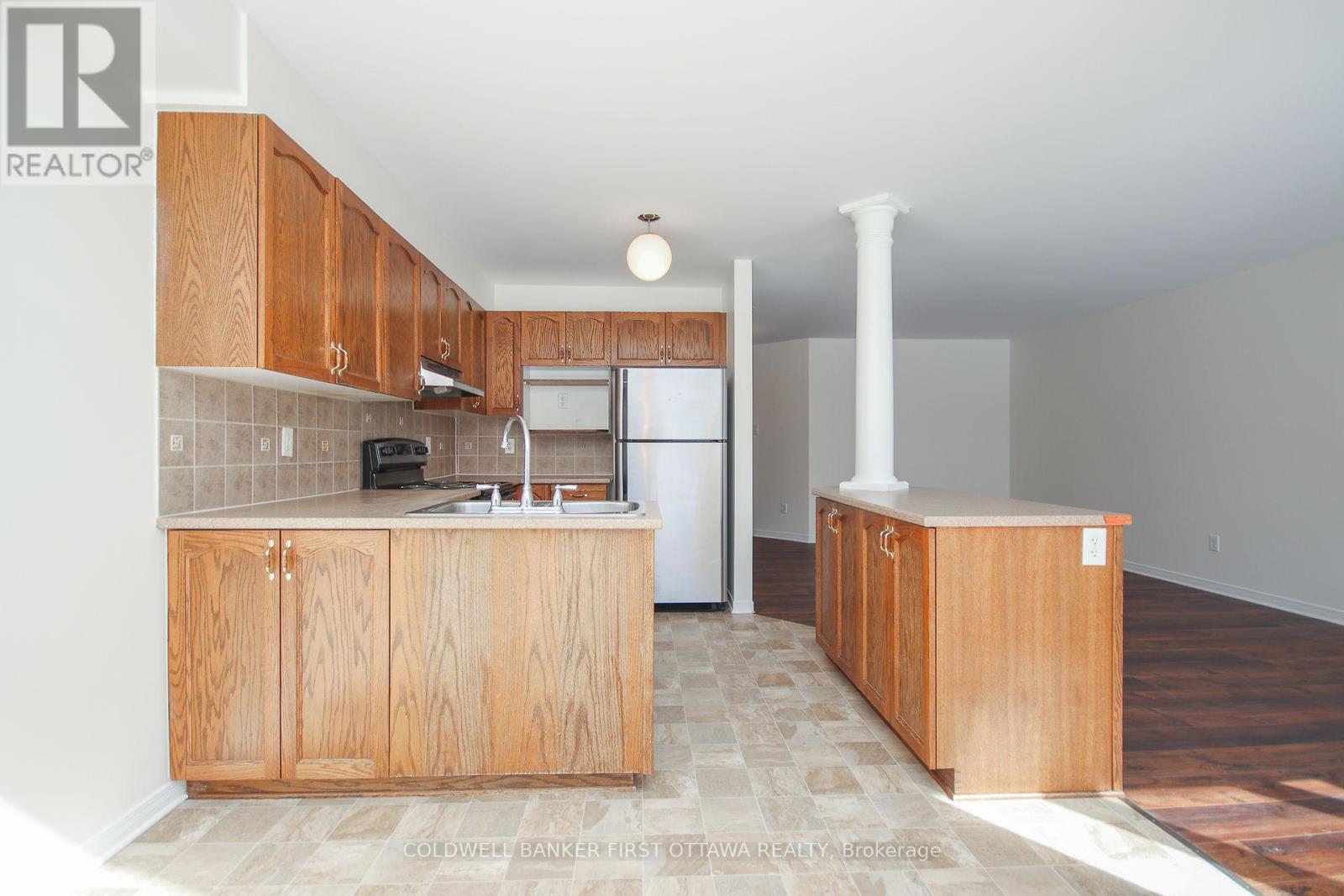 328 Statewood Drive, Ottawa, Ontario  K2K 0A9 - Photo 9 - X12597620