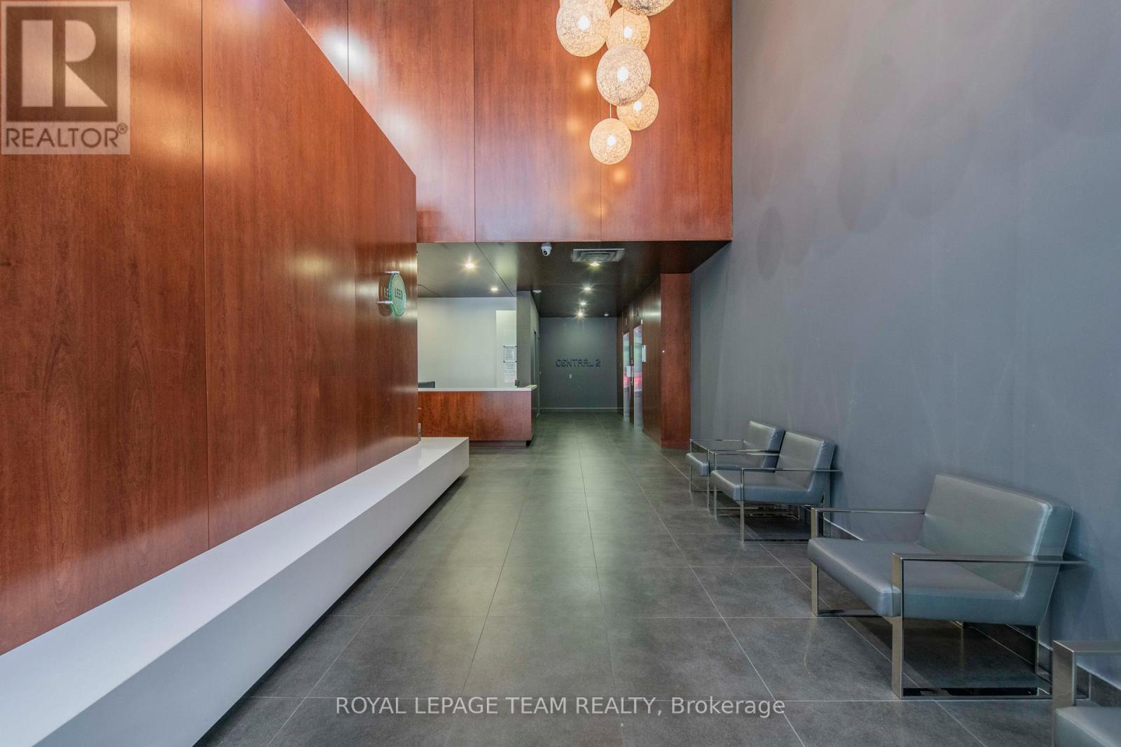 306 - 360 Mcleod Street, Ottawa, Ontario  K2P 1A9 - Photo 2 - X12597626