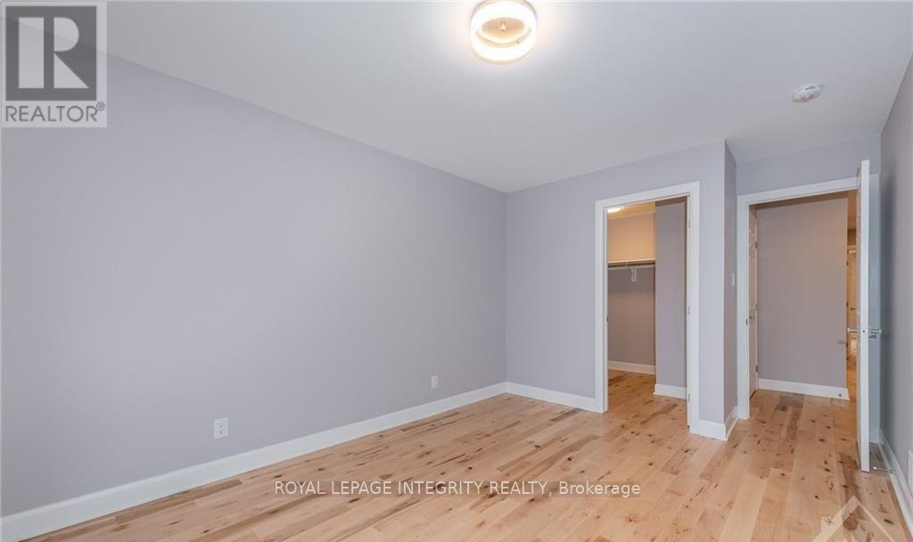 366 Fullerton Avenue, Ottawa, Ontario  K1K 1K1 - Photo 12 - X12597648