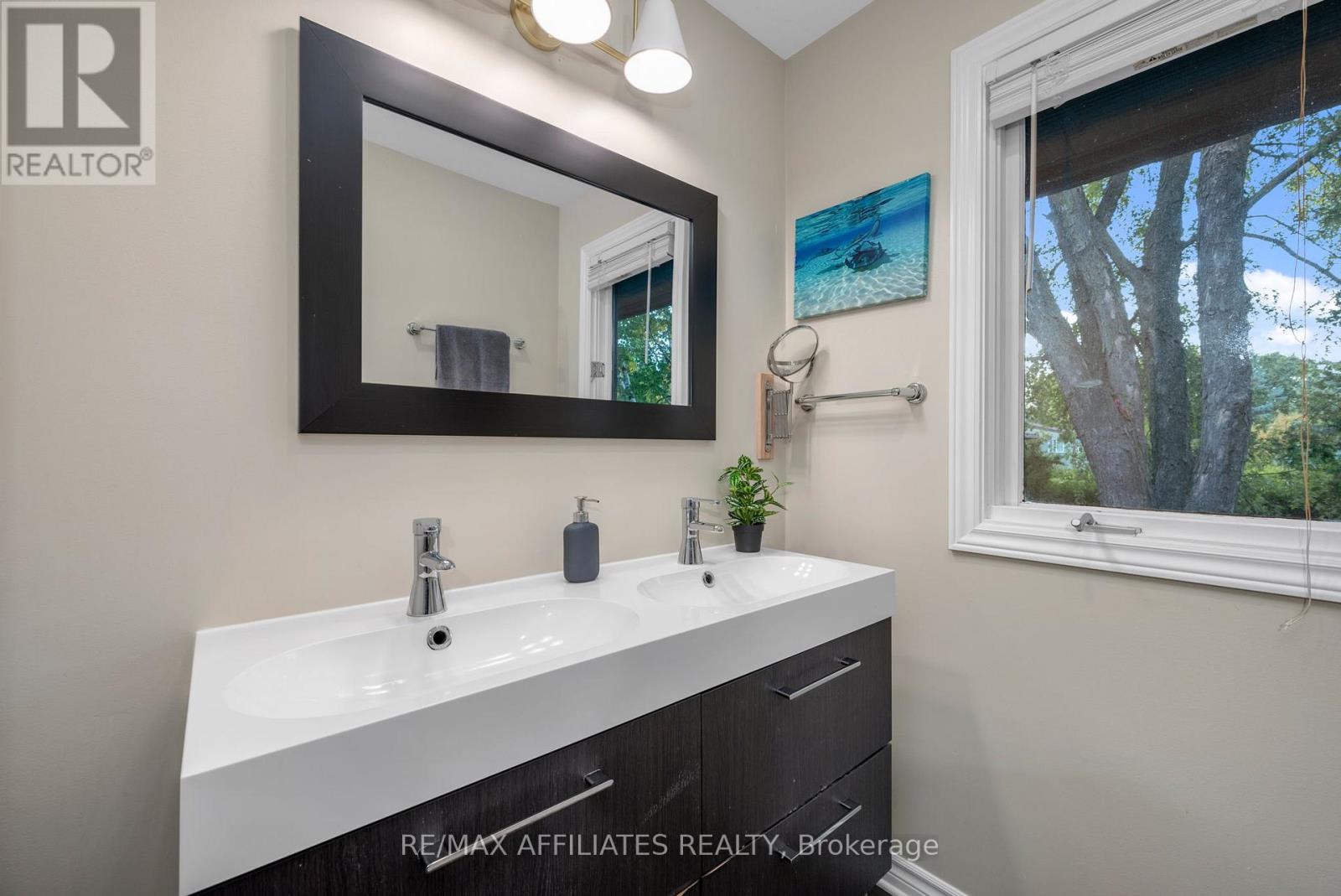 22 Inuvik Crescent, Ottawa, Ontario  K2L 1A2 - Photo 28 - X12597670