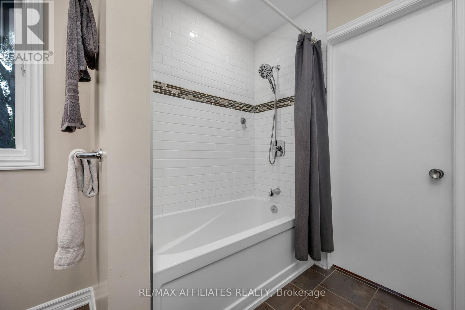 22 Inuvik Crescent, Ottawa, Ontario  K2L 1A2 - Photo 34 - X12597670