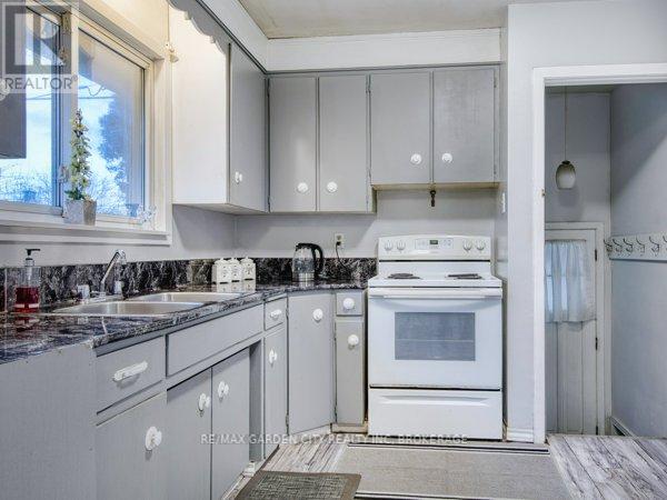 3664 Arlington Avenue, Niagara Falls, Ontario  L2J 2X2 - Photo 12 - X12597600