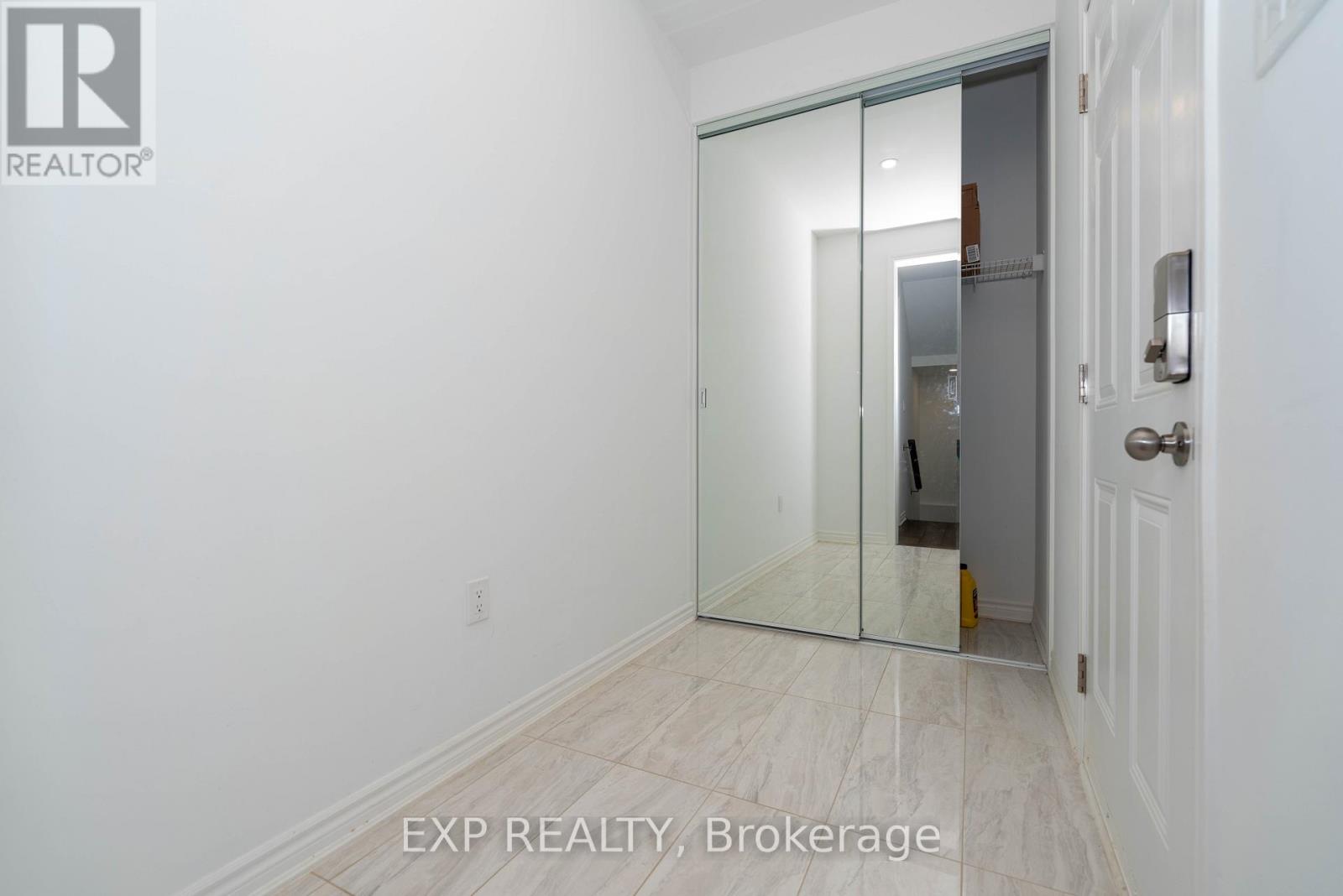 558 Kennedy Circle W, Milton, Ontario  L9E 1P9 - Photo 6 - W12596266