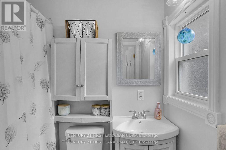 393 Central Avenue, London East, Ontario N6B 2E3 - Photo 25 - X12597276