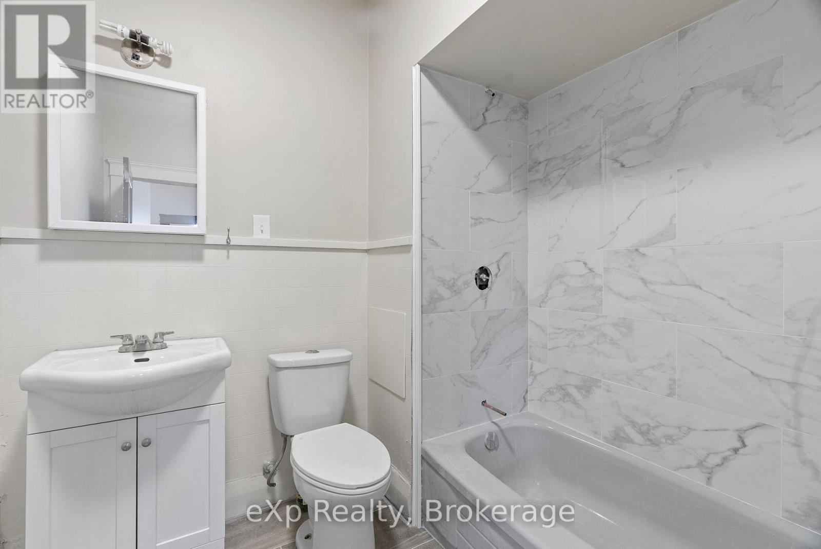 32 - 109 Downie Street, Stratford, Ontario N5A 1X2 - Photo 5 - X12597736