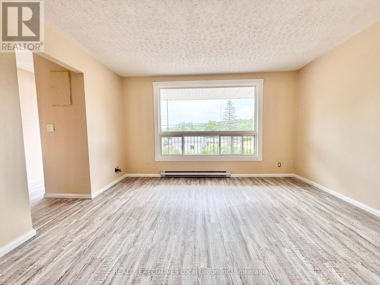 250 Champlain Street, Mattawa, Ontario  P0H 1V0 - Photo 16 - X12446840