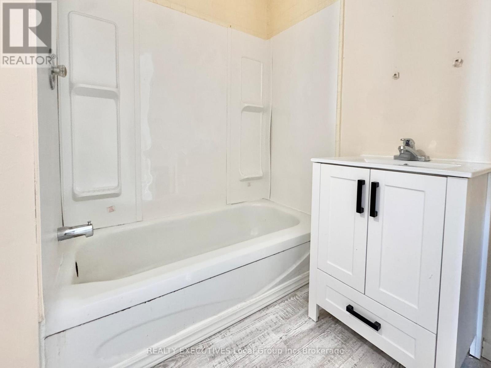 250 Champlain Street, Mattawa, Ontario  P0H 1V0 - Photo 15 - X12446840