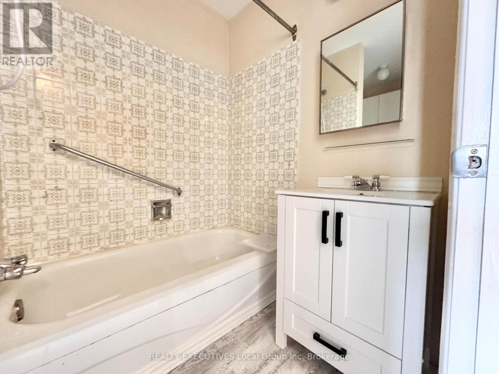 250 Champlain Street, Mattawa, Ontario  P0H 1V0 - Photo 23 - X12446840