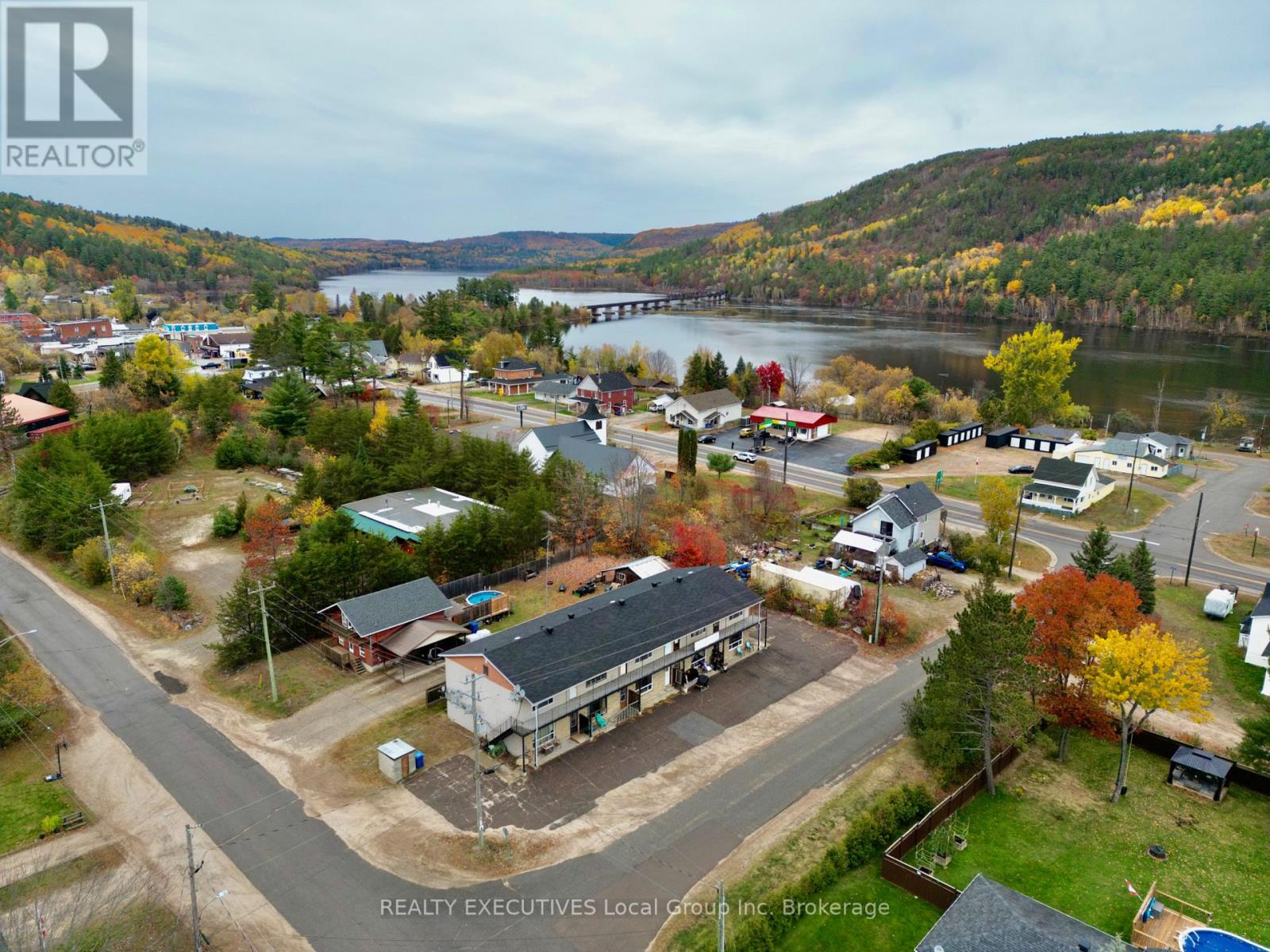 250 Champlain Street, Mattawa, Ontario  P0H 1V0 - Photo 3 - X12446840
