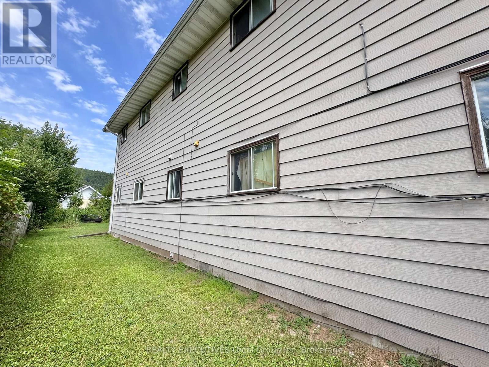 250 Champlain Street, Mattawa, Ontario  P0H 1V0 - Photo 6 - X12446840