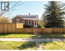 727 15 Street S Victoria Park