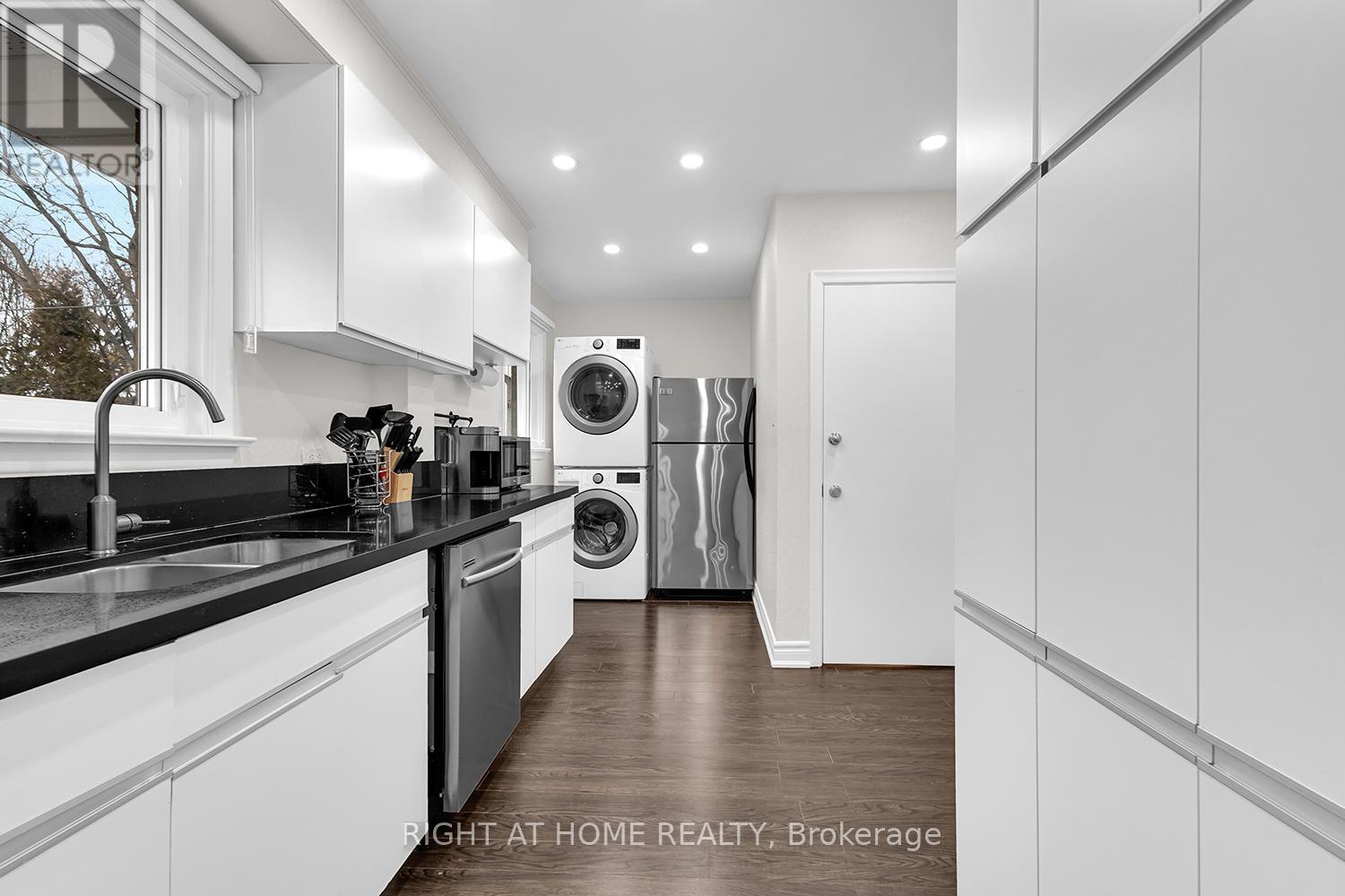 190 Northwood Drive, Toronto, Ontario  M2M 2K4 - Photo 15 - C12597652