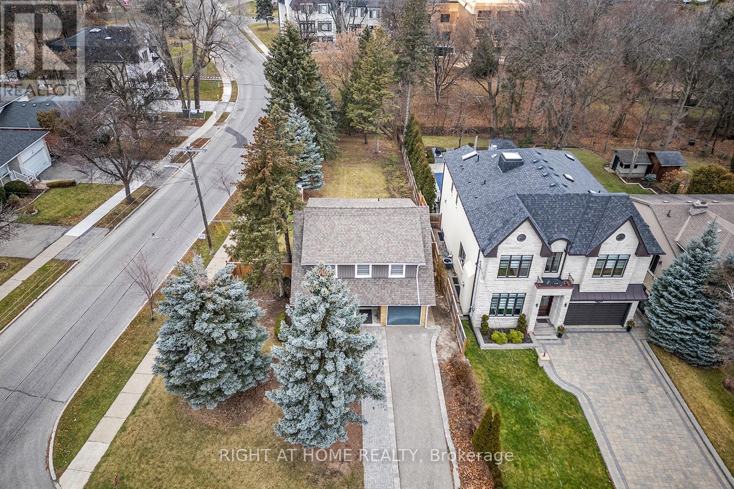 190 Northwood Drive, Toronto, Ontario  M2M 2K4 - Photo 3 - C12597652
