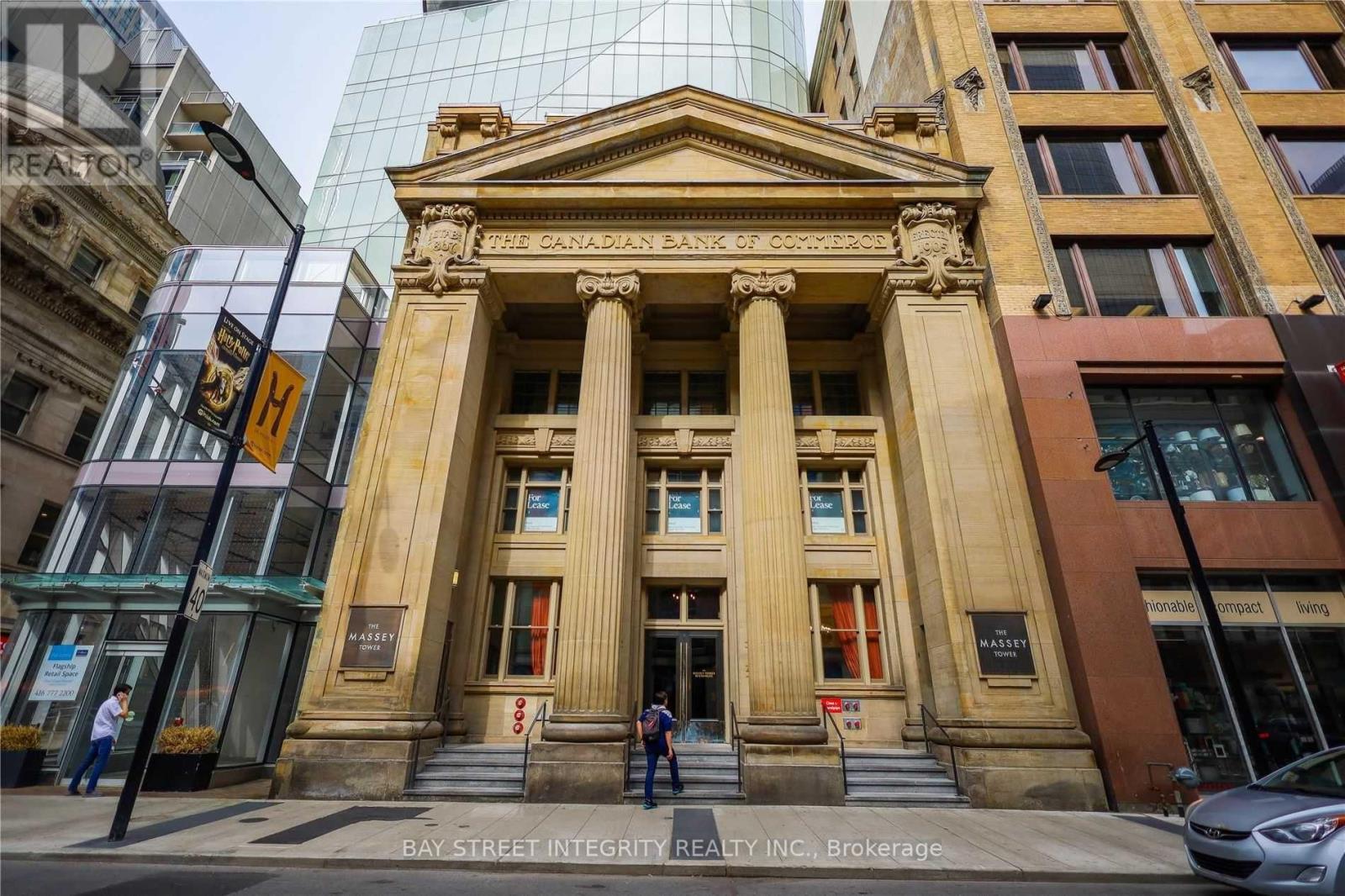 2406 - 197 Yonge Street, Toronto, Ontario  M5B 1M4 - Photo 18 - C12597658