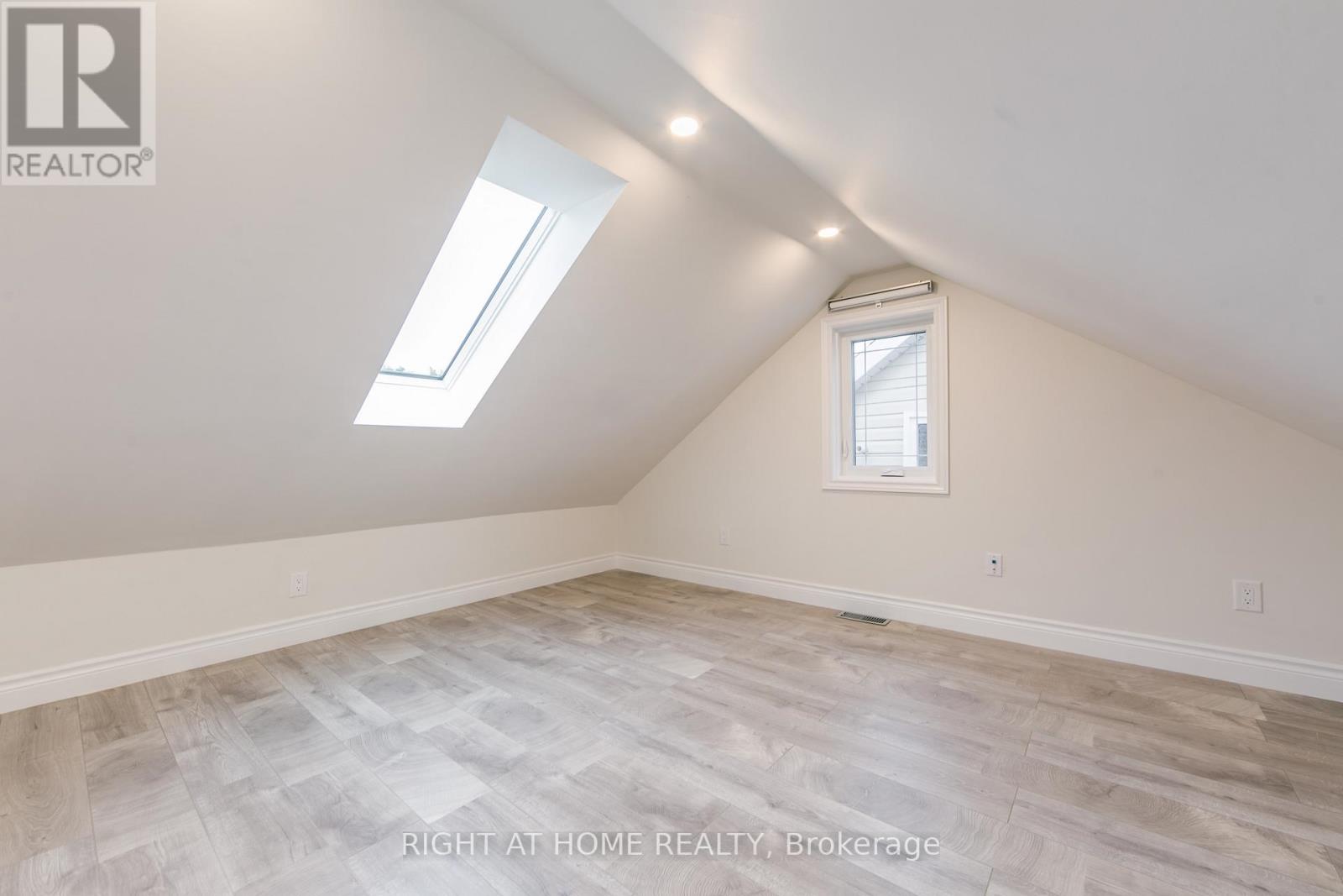 2 - 701 Dupont Street, Toronto, Ontario  M6G 1Z5 - Photo 18 - C12597704