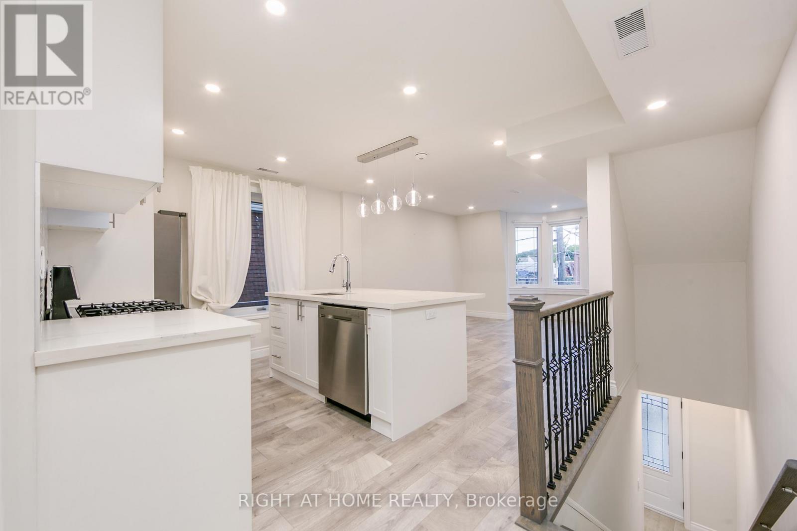 2 - 701 Dupont Street, Toronto, Ontario  M6G 1Z5 - Photo 4 - C12597704