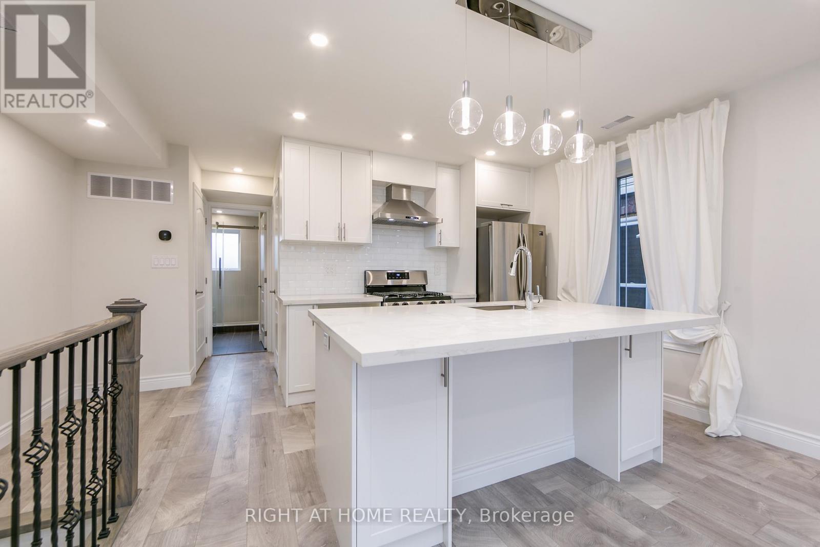 2 - 701 Dupont Street, Toronto, Ontario  M6G 1Z5 - Photo 5 - C12597704