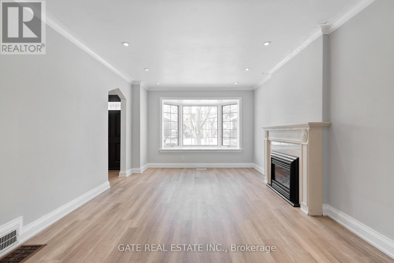 349 Laird Drive, Toronto, Ontario  M4G 3Y1 - Photo 10 - C12597714