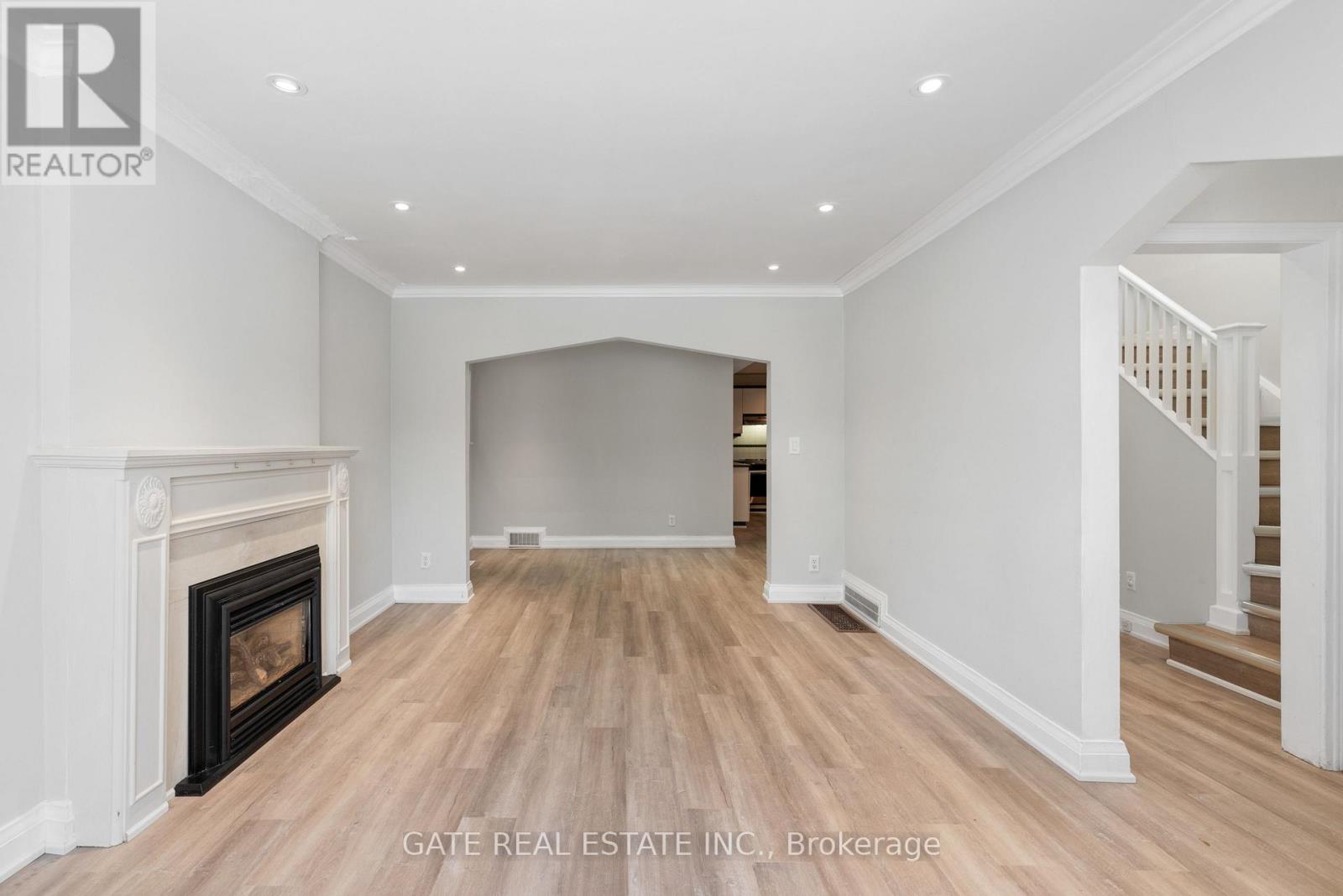 349 Laird Drive, Toronto, Ontario  M4G 3Y1 - Photo 11 - C12597714