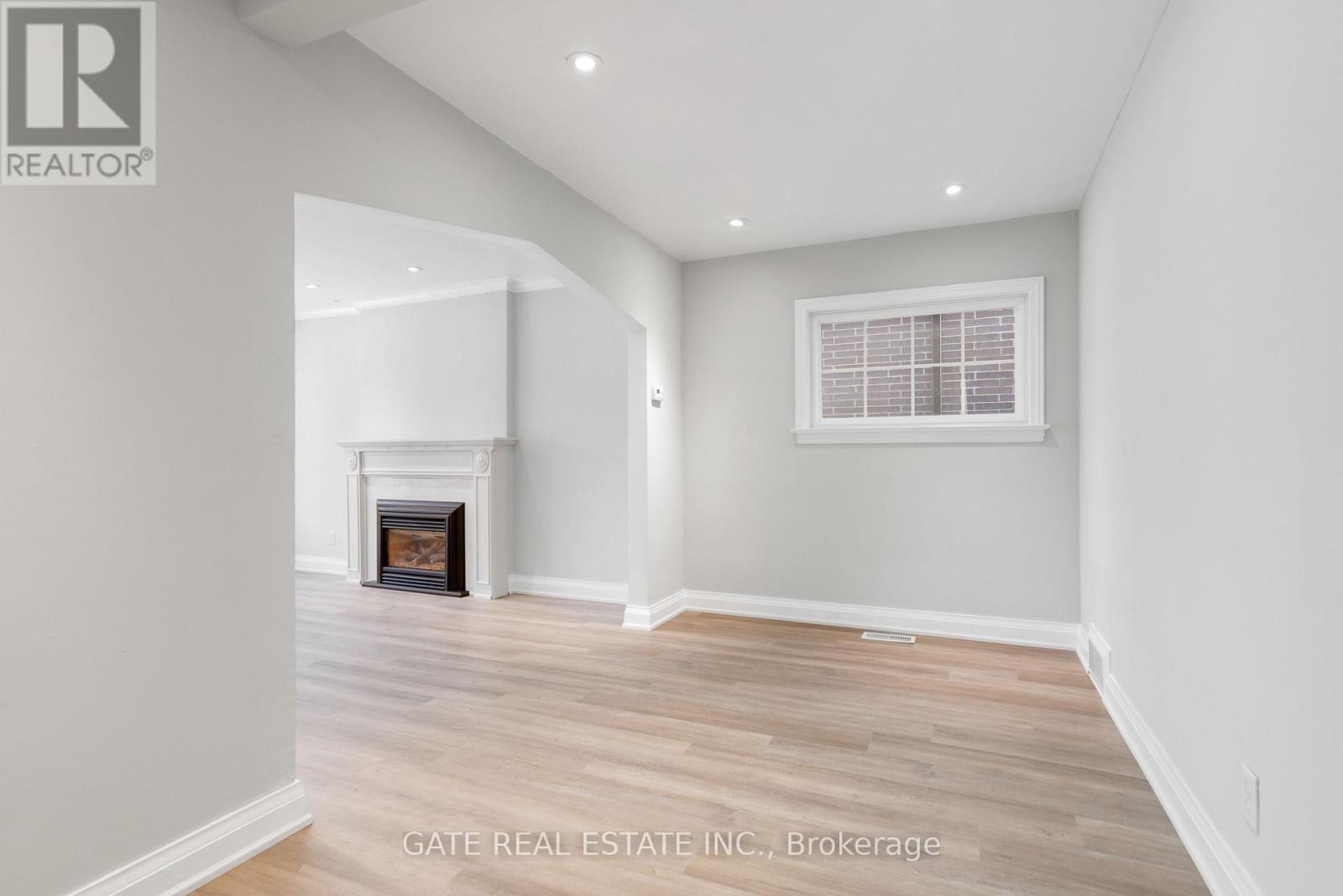 349 Laird Drive, Toronto, Ontario  M4G 3Y1 - Photo 12 - C12597714