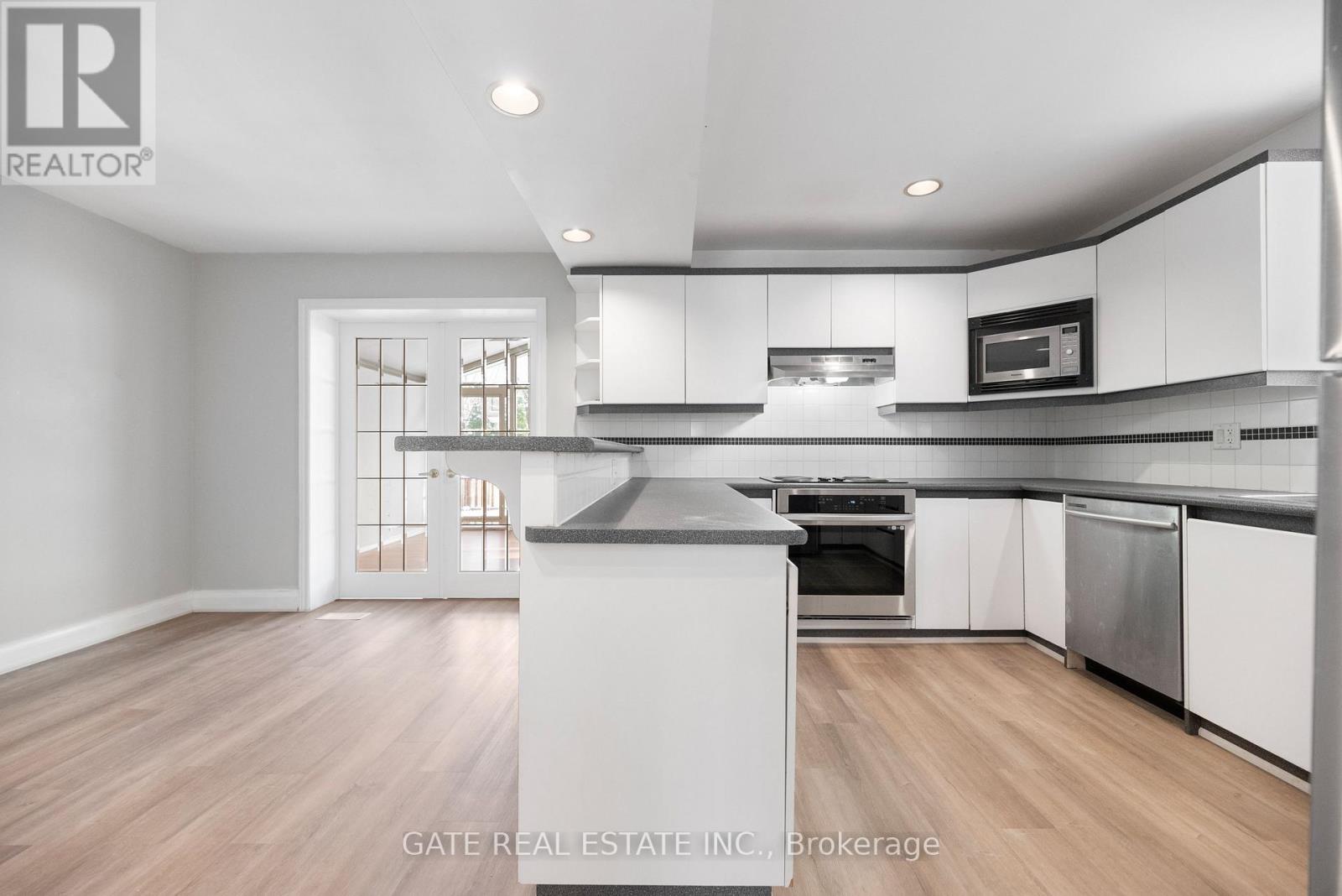 349 Laird Drive, Toronto, Ontario  M4G 3Y1 - Photo 14 - C12597714