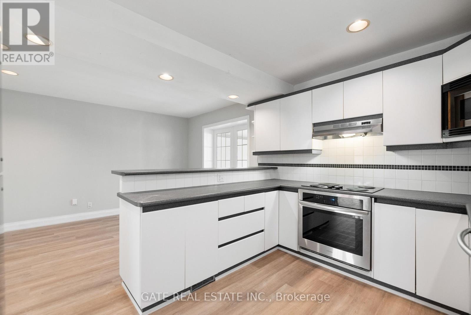 349 Laird Drive, Toronto, Ontario  M4G 3Y1 - Photo 16 - C12597714