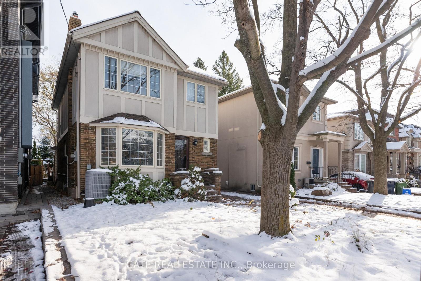 349 Laird Drive, Toronto, Ontario  M4G 3Y1 - Photo 2 - C12597714