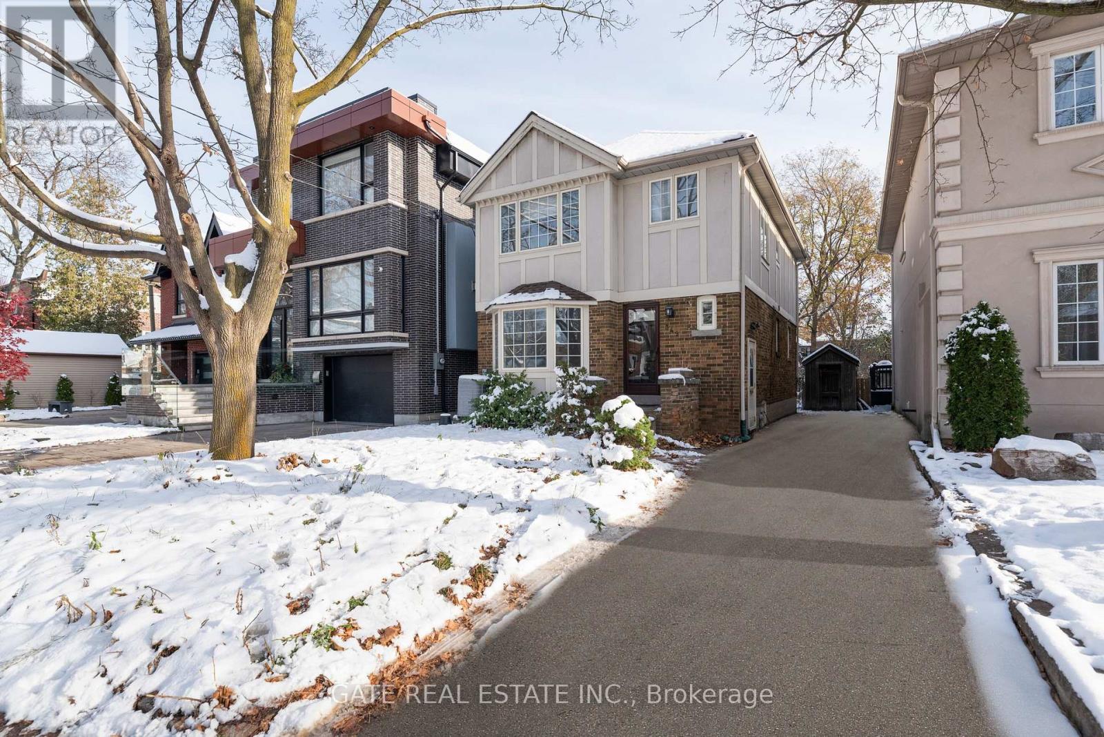 349 Laird Drive, Toronto, Ontario  M4G 3Y1 - Photo 3 - C12597714