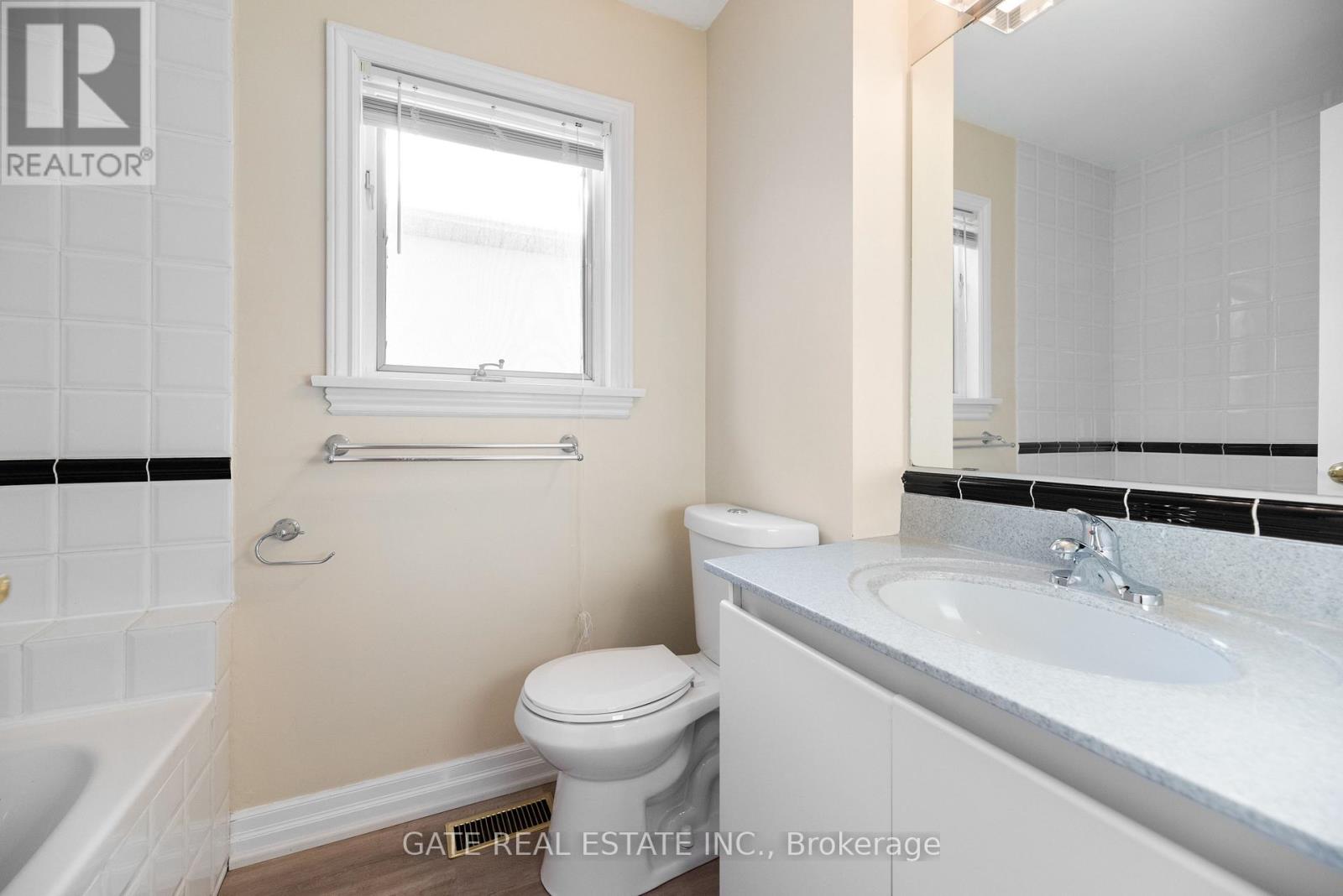 349 Laird Drive, Toronto, Ontario  M4G 3Y1 - Photo 38 - C12597714