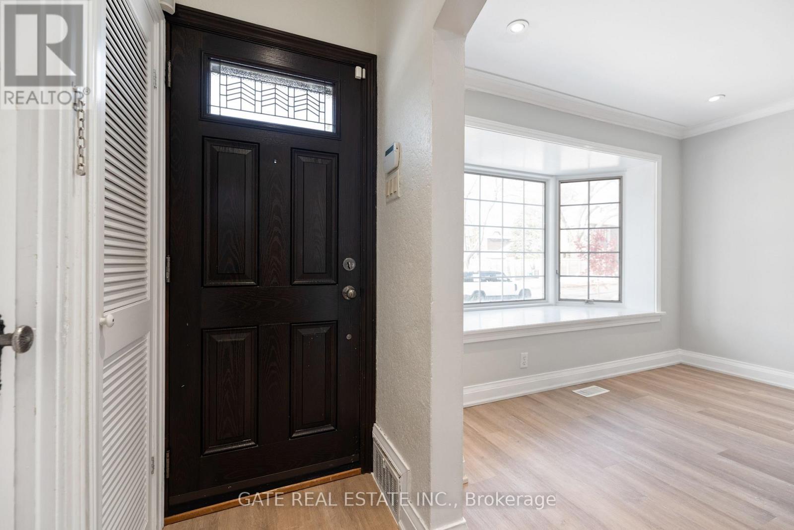 349 Laird Drive, Toronto, Ontario  M4G 3Y1 - Photo 4 - C12597714