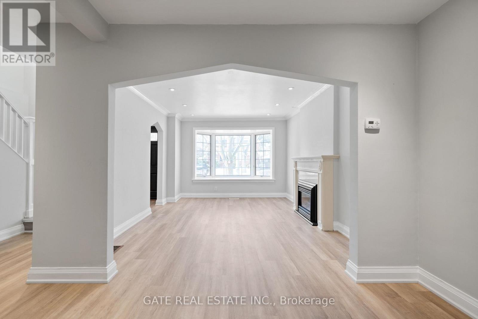 349 Laird Drive, Toronto, Ontario  M4G 3Y1 - Photo 7 - C12597714