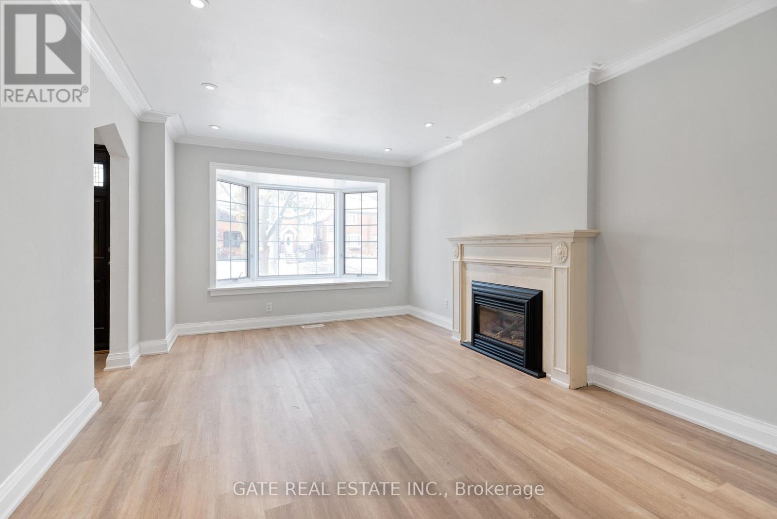 349 Laird Drive, Toronto, Ontario  M4G 3Y1 - Photo 8 - C12597714