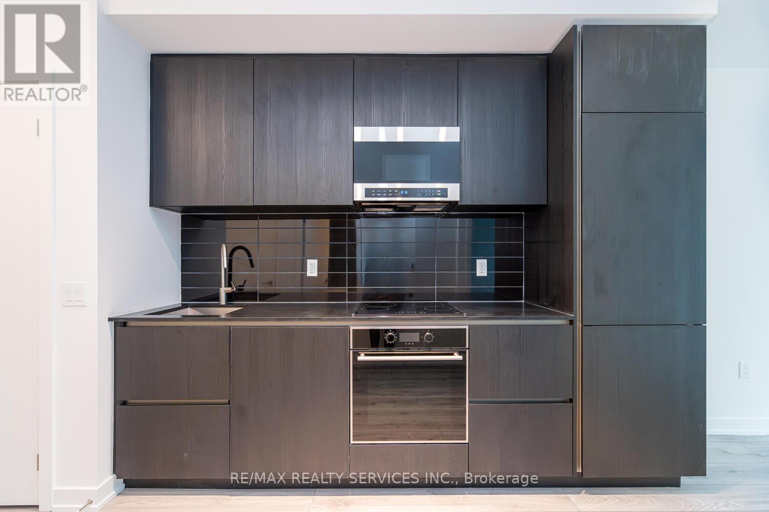 1609 - 120 Broadway Avenue, Toronto, Ontario  M4P 0E9 - Photo 17 - C12597726