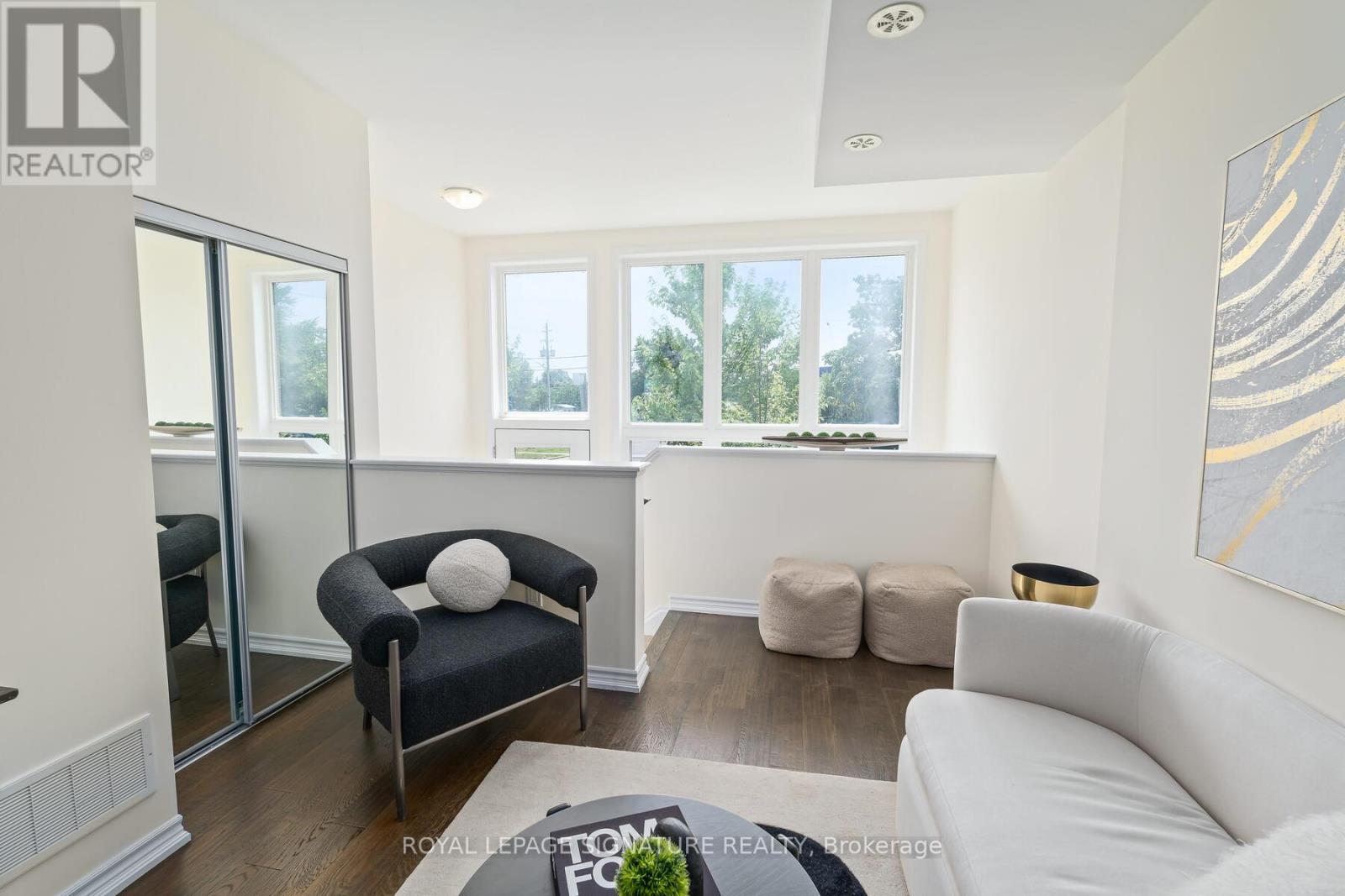 10 Curlew Drive, Toronto, Ontario  M1R 1V1 - Photo 3 - C12597742