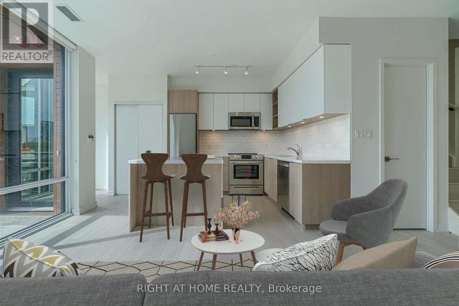 Th108 - 30 Ordnance Street, Toronto (Niagara), Ontario  M6K 1A2 - Photo 3 - C12597774