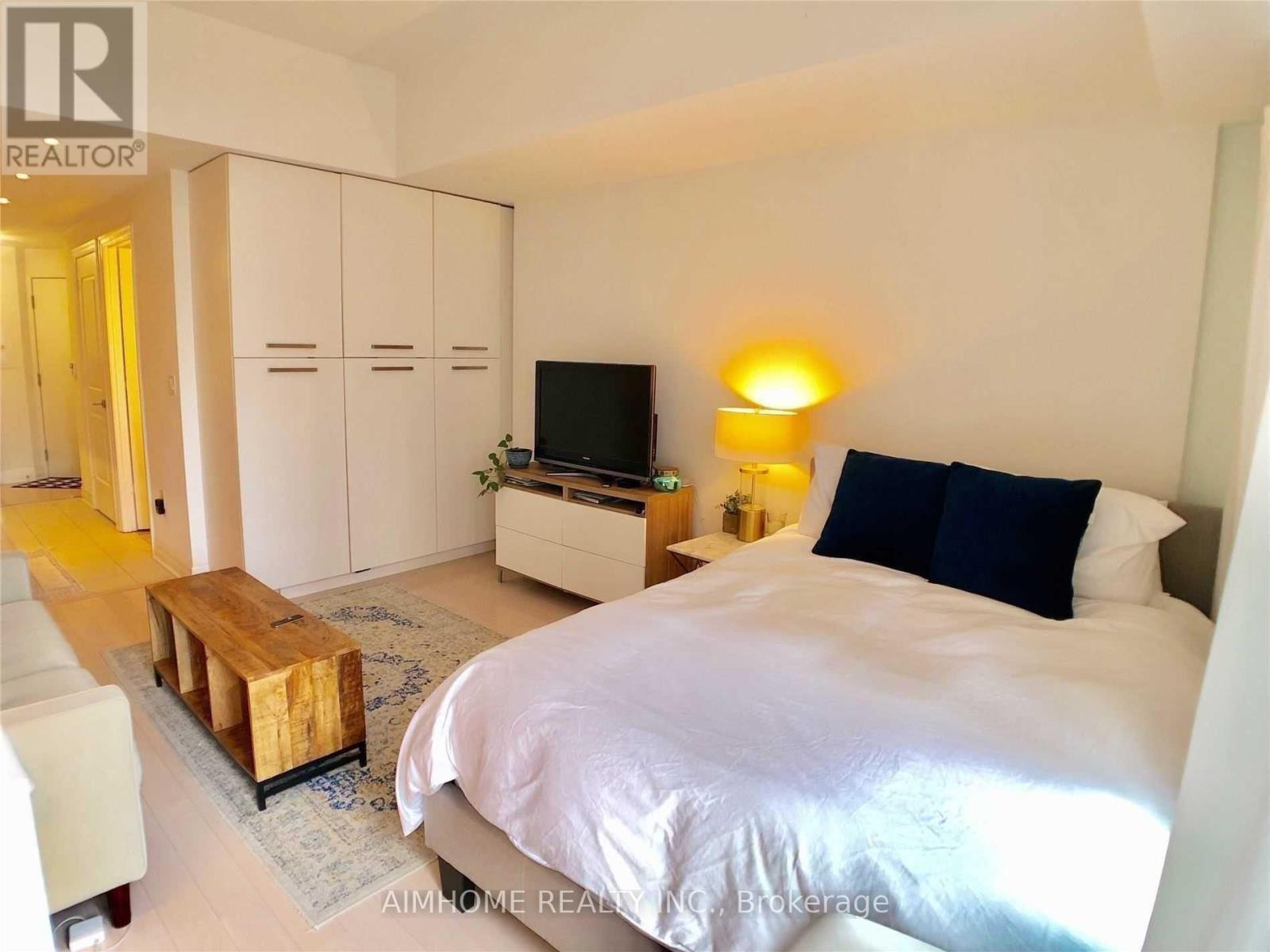 903 - 8 The Esplanade Boulevard, Toronto, Ontario  M5E 0A6 - Photo 15 - C12597780