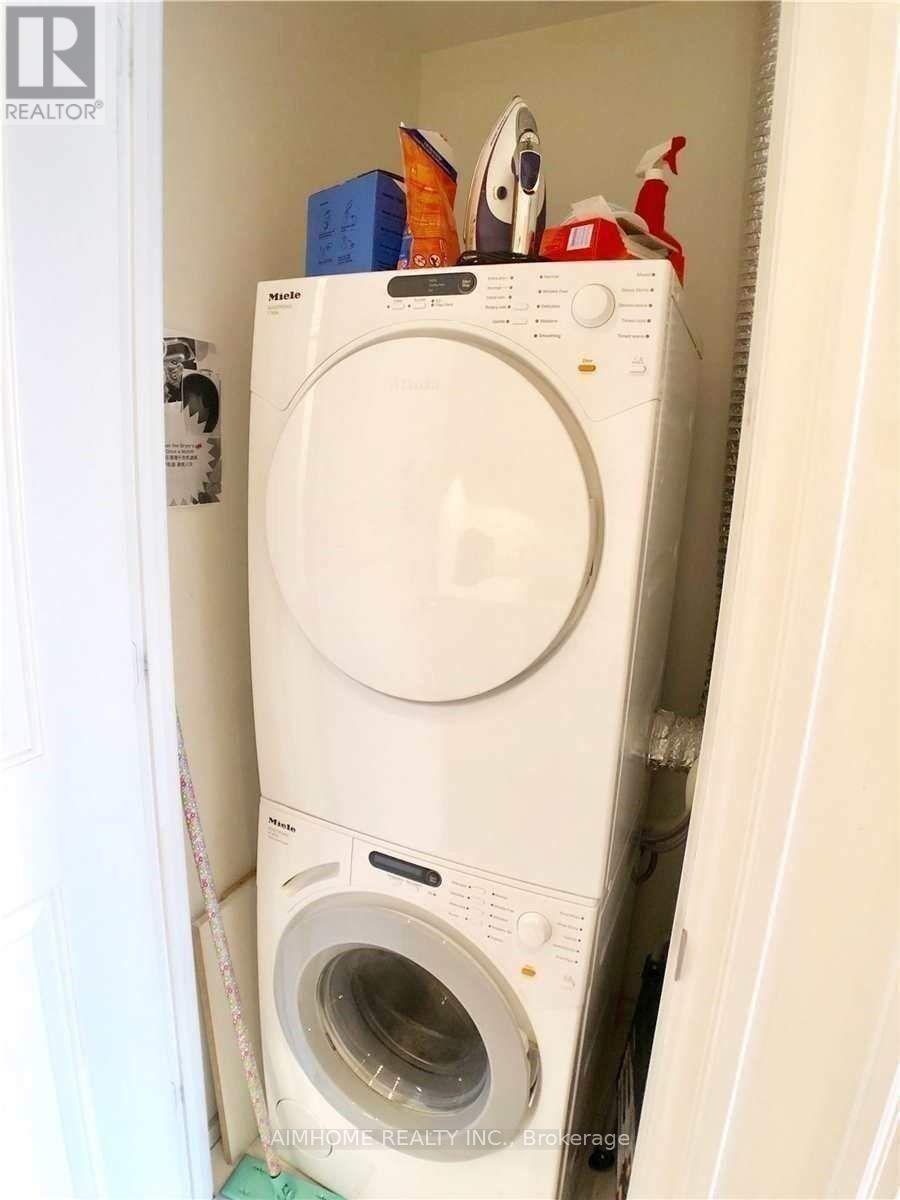 903 - 8 The Esplanade Boulevard, Toronto, Ontario  M5E 0A6 - Photo 16 - C12597780