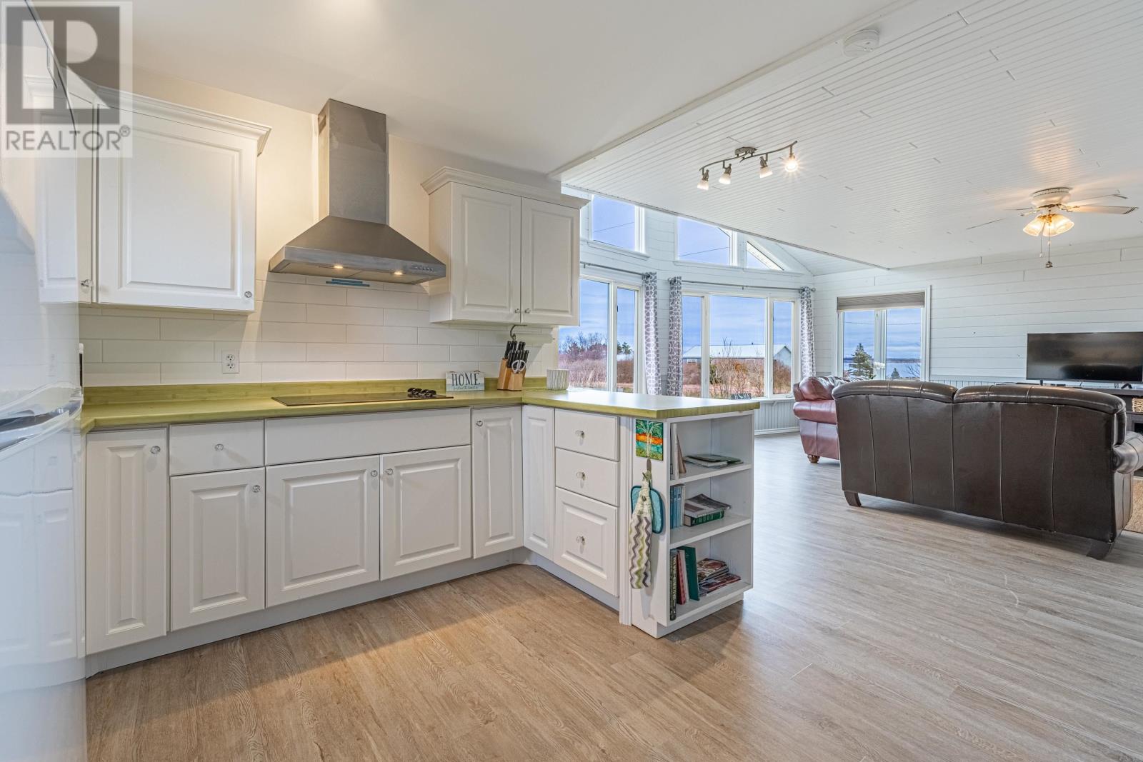 61 Gulf View Road, St. Peter's Harbour, Prince Edward Island  C0A 1S0 - Photo 13 - 202528989