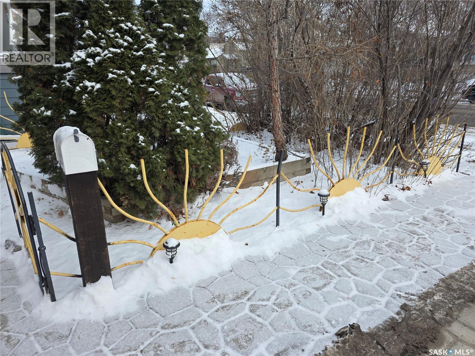 2256 Pasqua Street, Regina, Saskatchewan S4T 4M4 - Photo 3 - SK019389