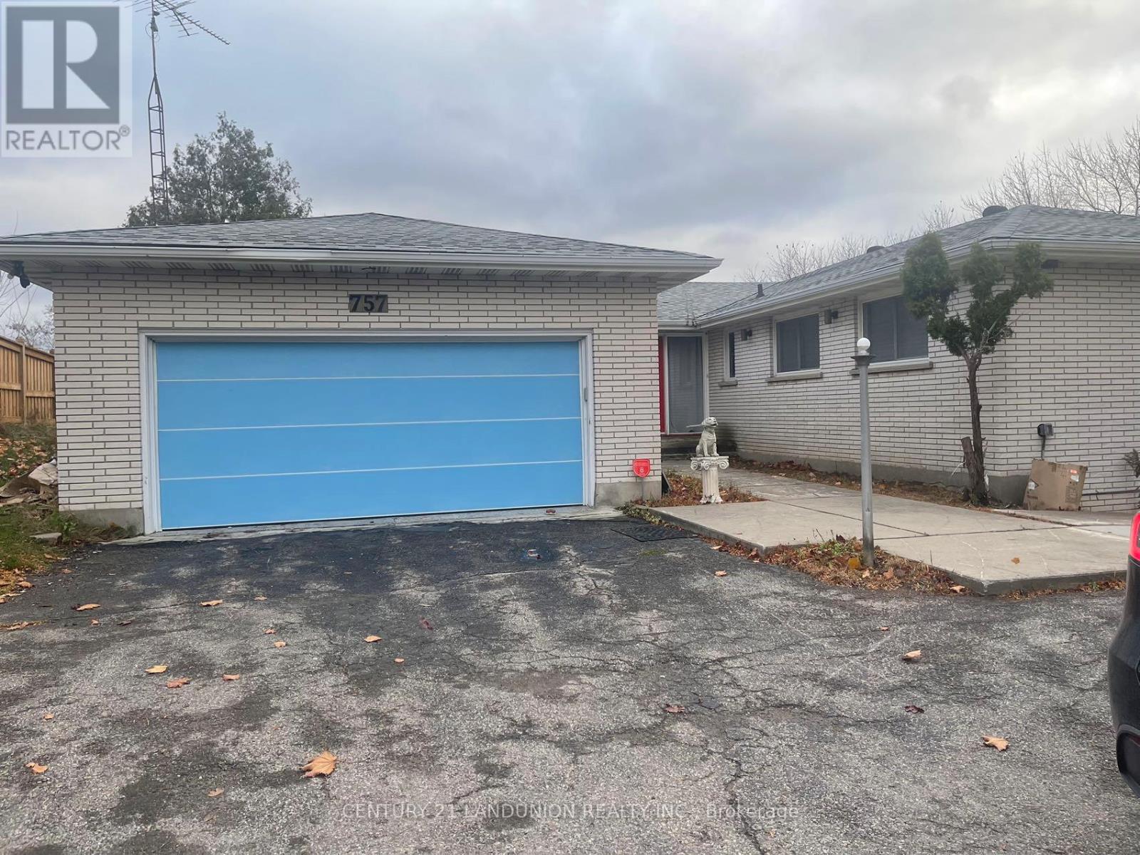 757 TAUNTON ROAD E, Oshawa, Ontario