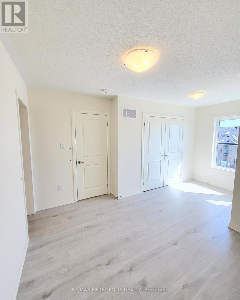 20 Esquire Way, Whitby, Ontario  L1R 0S7 - Photo 9 - E12597684