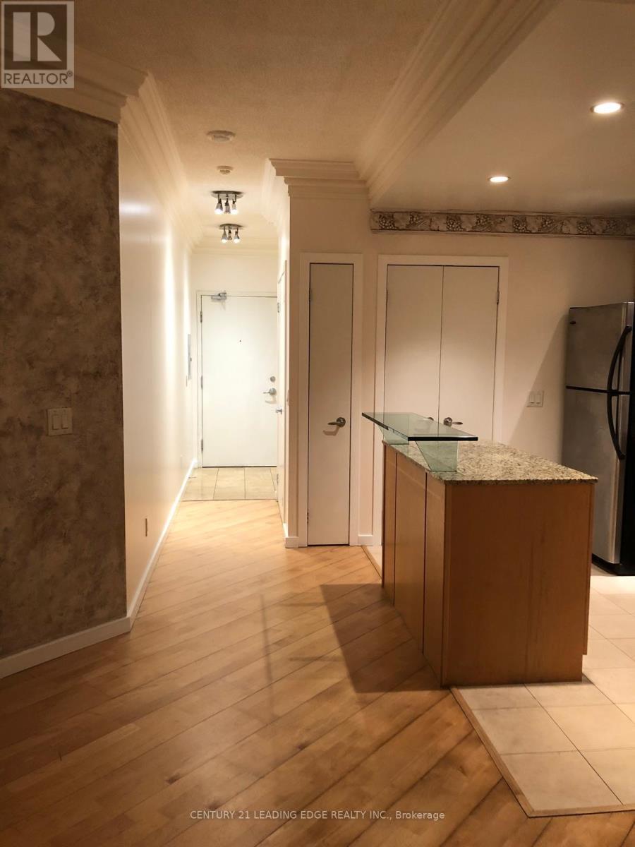 1204 - 218 Queens Quay W, Toronto, Ontario  M5J 2Y6 - Photo 2 - C12597682