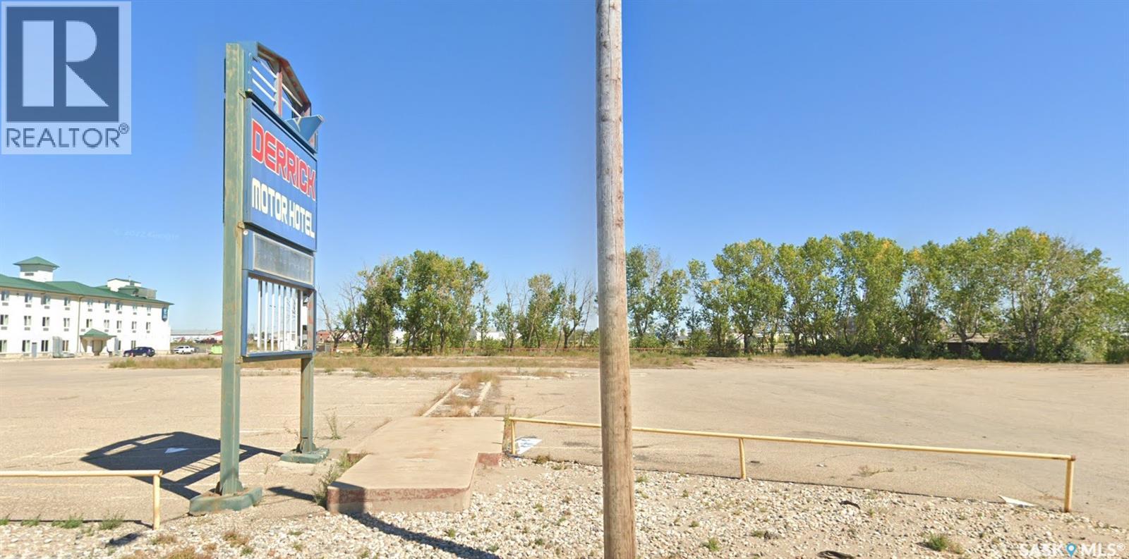 125 4th Street, Estevan, Saskatchewan  S4A 0T4 - Photo 2 - SK025114