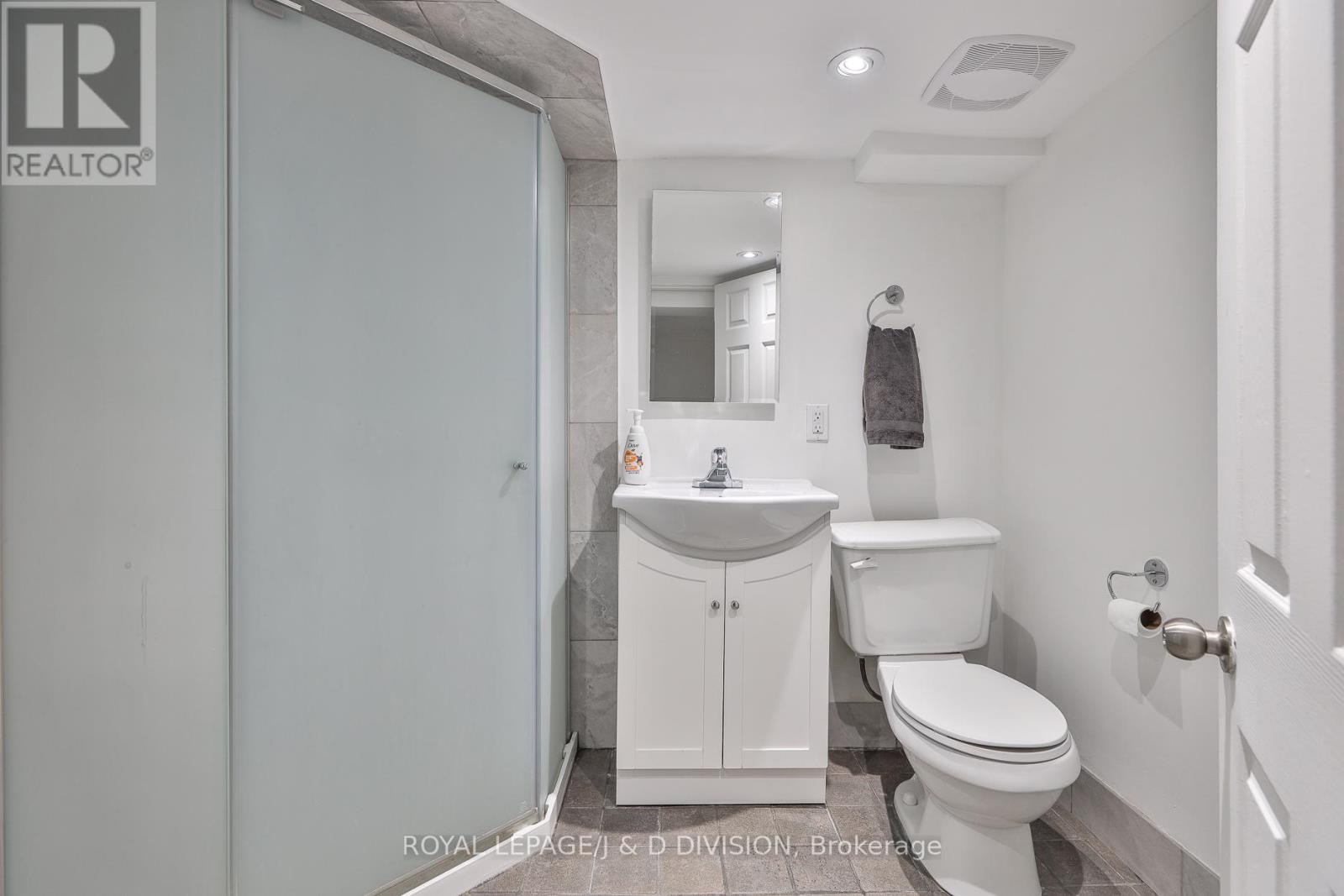 22 Holmesdale Road, Toronto, Ontario  M6E 1Y1 - Photo 23 - W12593722