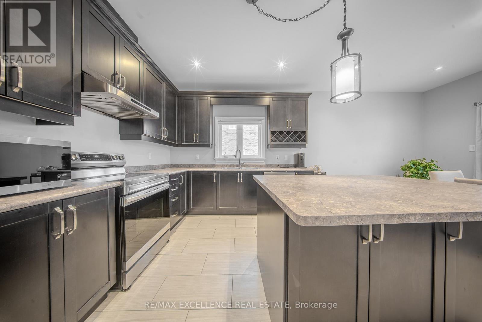 125 Centre Street, Essa, Ontario  L0M 1B0 - Photo 13 - N12597764