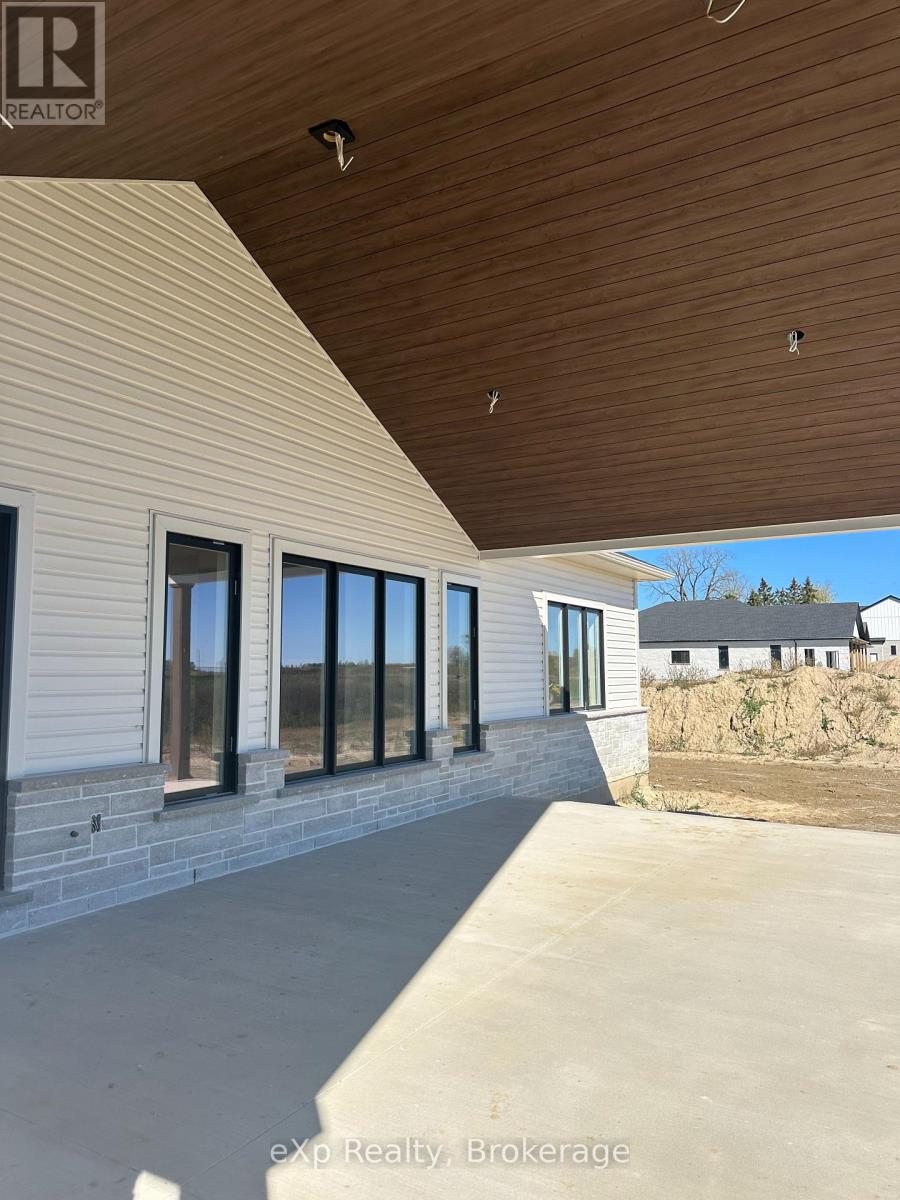 1036 Walton Avenue N, North Perth, Ontario  N4W 3S2 - Photo 31 - X12456108