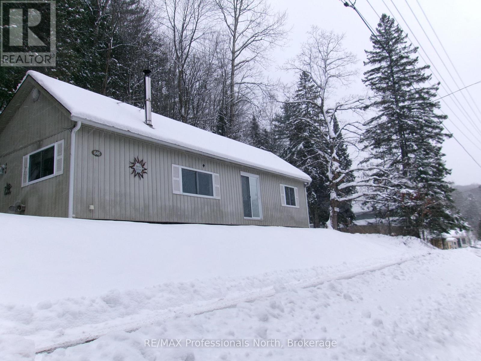 646 Mountain Street, Dysart Et Al, Ontario K0M 1S0 - Photo 24 - X12555136