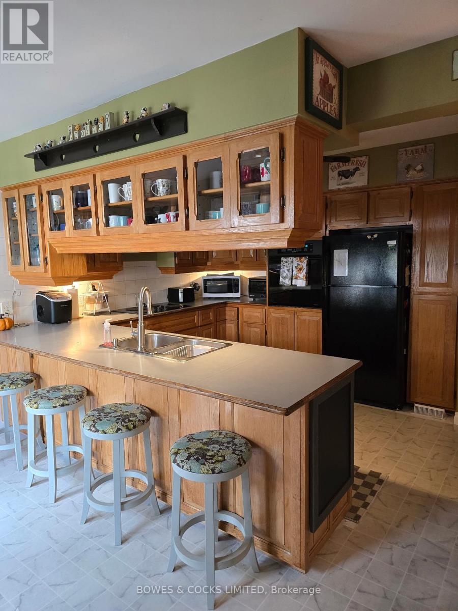 33 Maple Grove Road, Kawartha Lakes, Ontario  K9V 4R6 - Photo 8 - X12389682