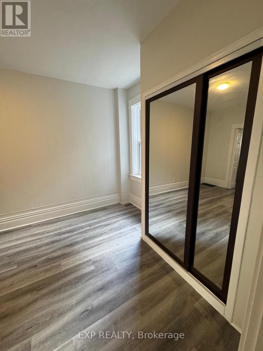 Main - 422 Clendenan Avenue, Toronto, Ontario  M6P 2X6 - Photo 8 - W12597582