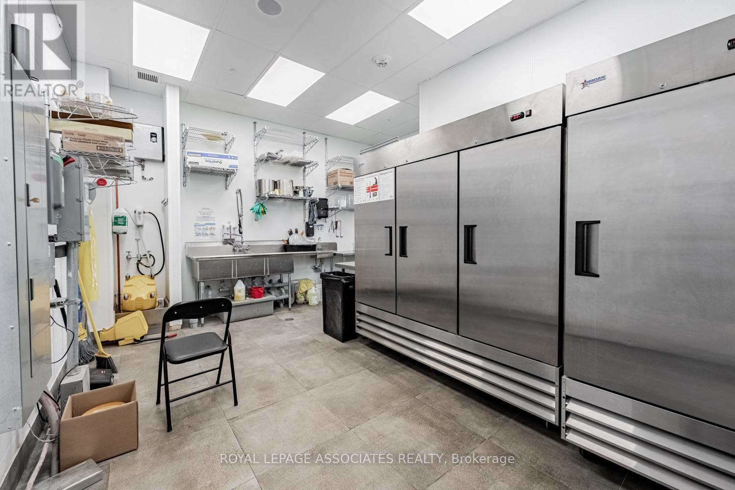 B - 205 Queen Street E, Brampton, Ontario  L6W 0C8 - Photo 10 - W12597584